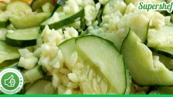 Самый популярный салат из свежих огурцов – необычайно полезный и безумно вкусный!