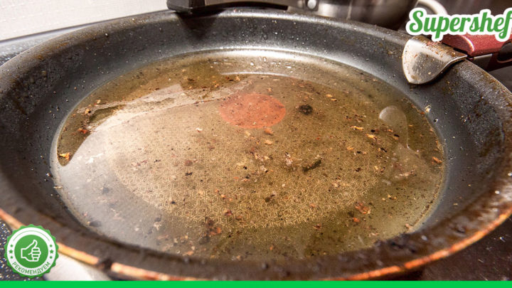Как очистить самую грязную сковороду с многолетним нагаром