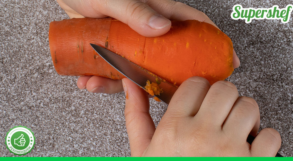 Чтобы сделать салат с вареной морковкой быстро, не обязательно ее варить