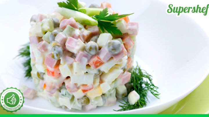Какие огурчики следует добавлять в салат Оливье – малосольные или свежие