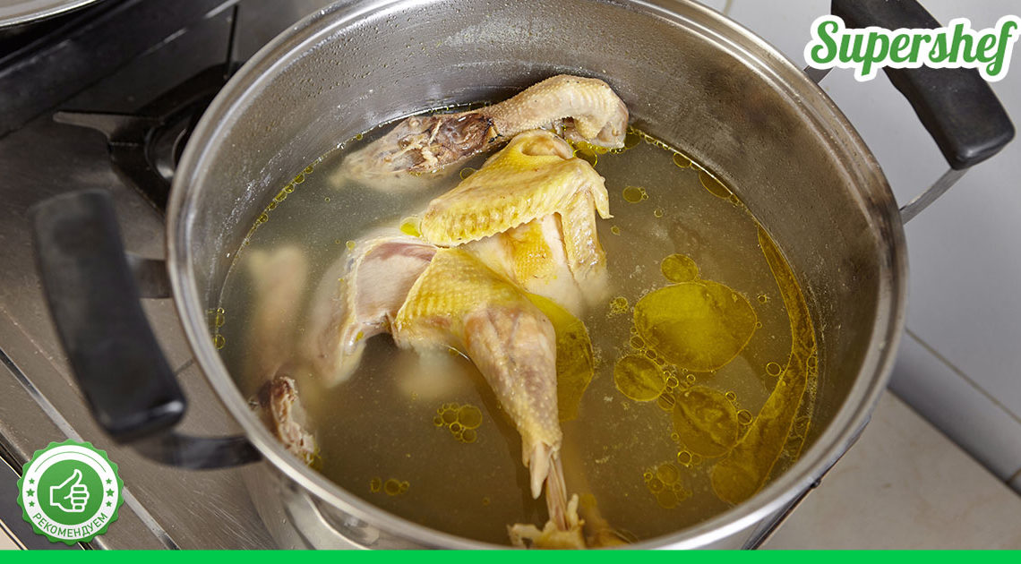 Что добавить в куриный суп, чтобы был янтарно-желтый – и не добавлять ничего в зажарку: 3 хитрости, которые мы используем неправильно