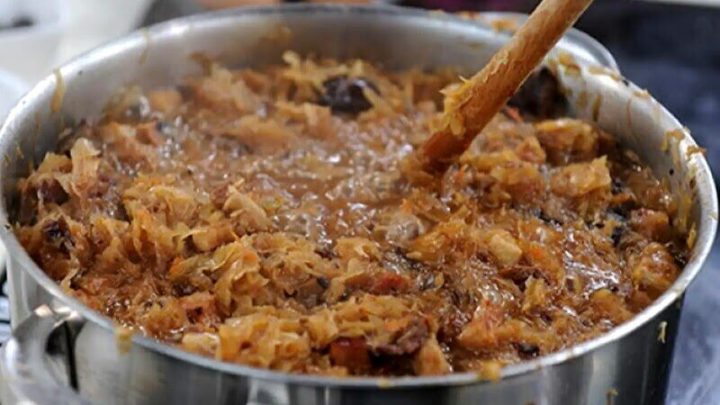 Как сделать тушеную капусту действительно вкусной: 3 важных момента