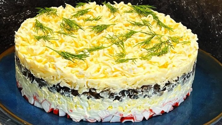 Это наш семейный рецепт салата, который мы очень любим