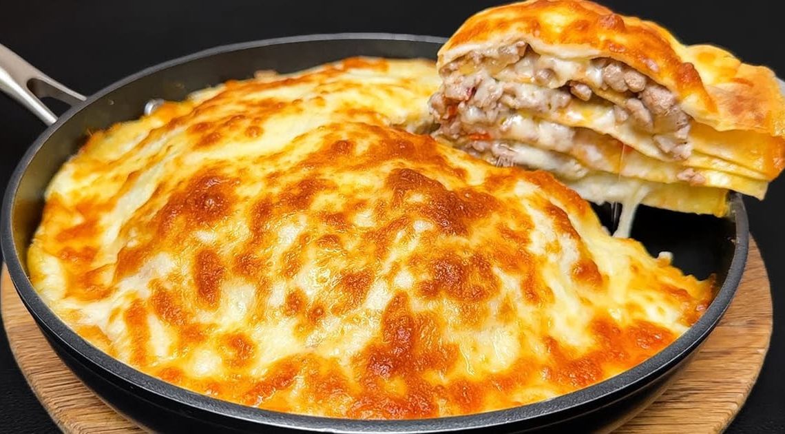 Интересное сытное блюдо из блинов и фарша