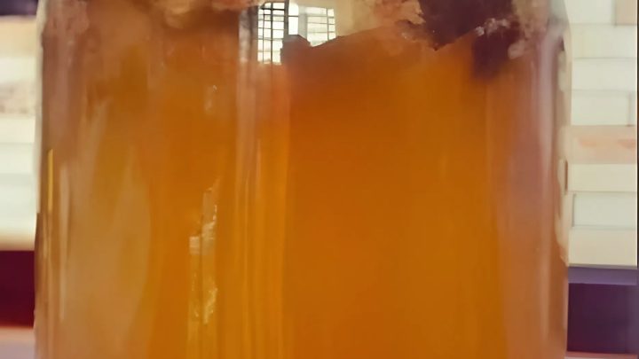 Магазинный квас это не настоящий квас. Лучше готовить самостоятельно напиток