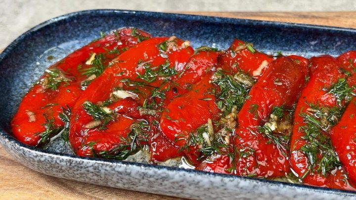 Пикантная закуска из перца – идеально гармонирует с любыми продуктами