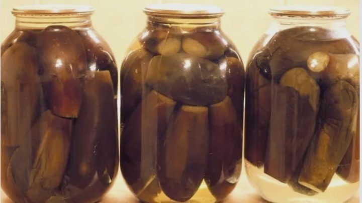 “Вкуснее не встречала”: рецепт маринованных баклажанов целиком