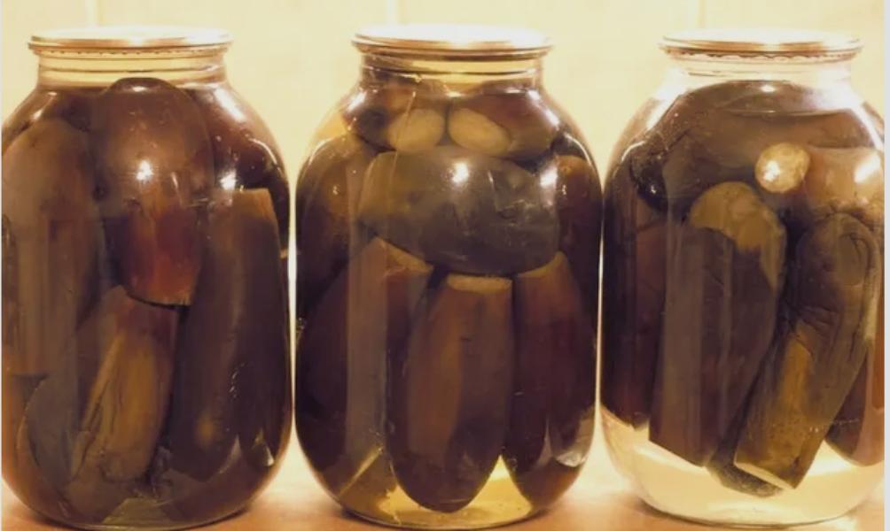“Вкуснее не встречала”: рецепт маринованных баклажанов целиком