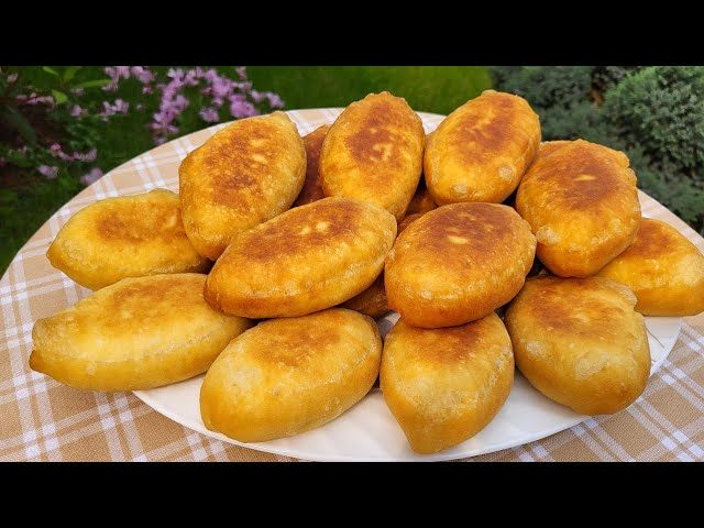 Кефир, яйцо и десять минут — вот все, что нужно, чтобы приготовить легкие домашние пирожки, которые исчезают со стола мгновенно Кефир, яйцо и десять минут — вот все, что нужно, чтобы приготовить легкие домашние пирожки, которые исчезают со стола мгновенно