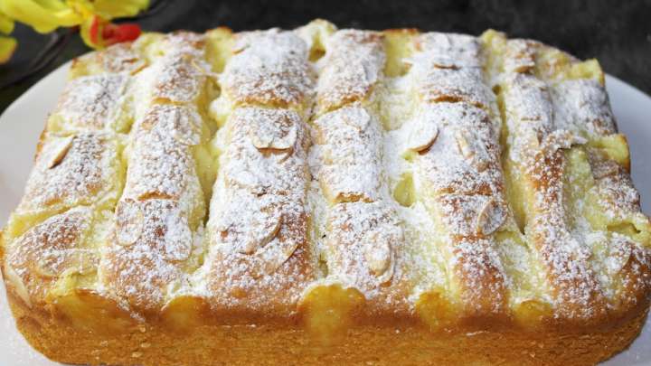 Вы никогда не слышали о рецепте лимонного пирога, который хочется есть еще больше? Его утонченный вкус понравится каждому!