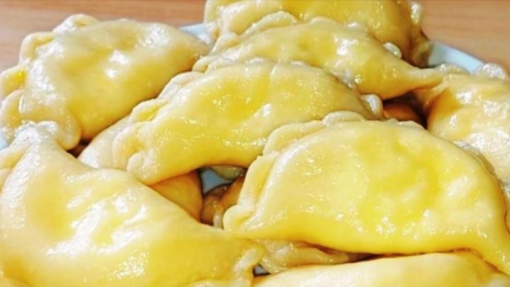 Вареники с необычной начинкой: зря многие не пробуют — получаются отменными