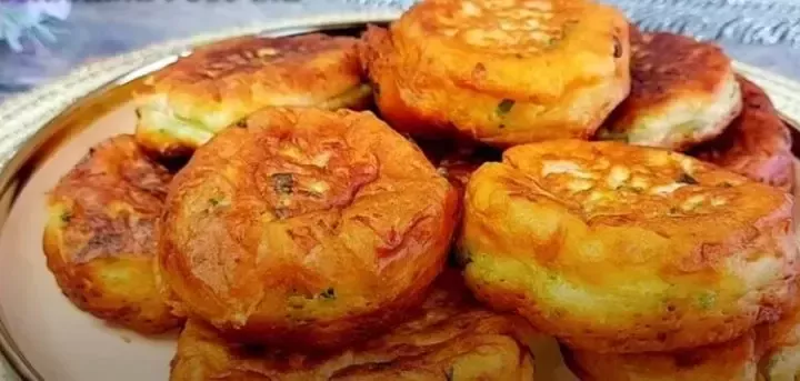 Быстрые оладьи на кефире – готовятся за 5 минут и без длительной замеса