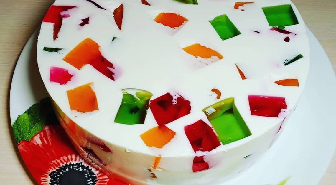 «Битое стекло» — воздушный и необыкновенно красивый десерт